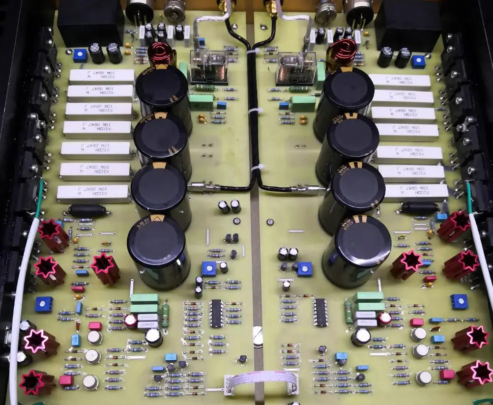 Справочный FM711MK2 260 Вт * 2 8 Ом Сбалансированный пост-ступеневой усилитель Fever