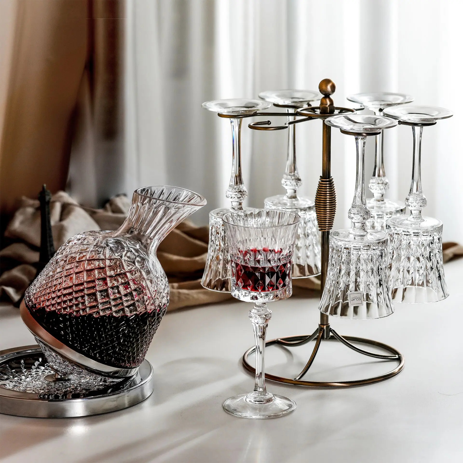 

Новый европейский хрустальный набор для вина, высококачественный Гироскопический стакан с основанием, держатель для стаканов, графин для вина, 6 бокалов для вина и винограда, лучший подарок