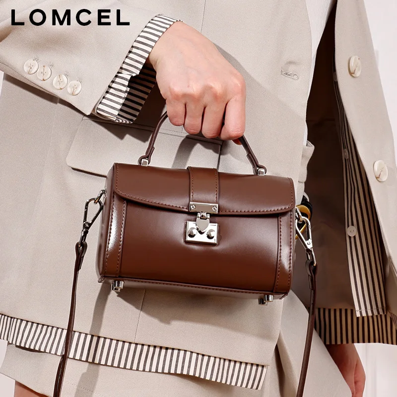 Фото LOMCEL 608 Корейская маленькая прямоугольная сумка с защелкой, новая модель 2026 года, модная женская сумка, уникальный дизайн, роскошная. №3
