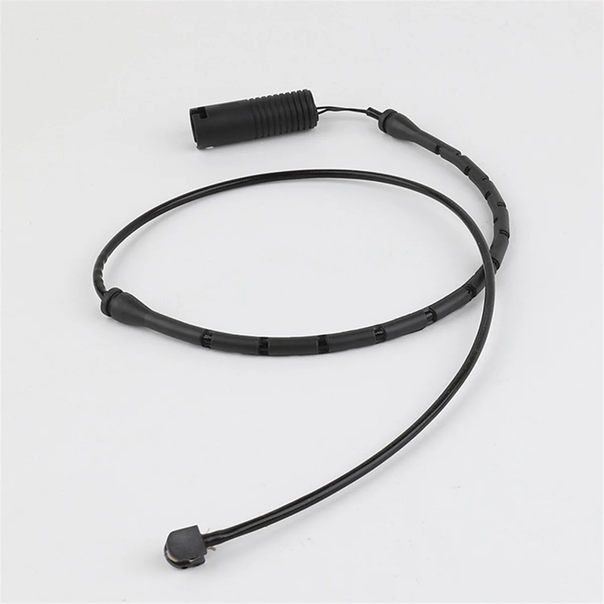 Передний мост автомобиля левый тормозной датчик износа тормозных колодок линия