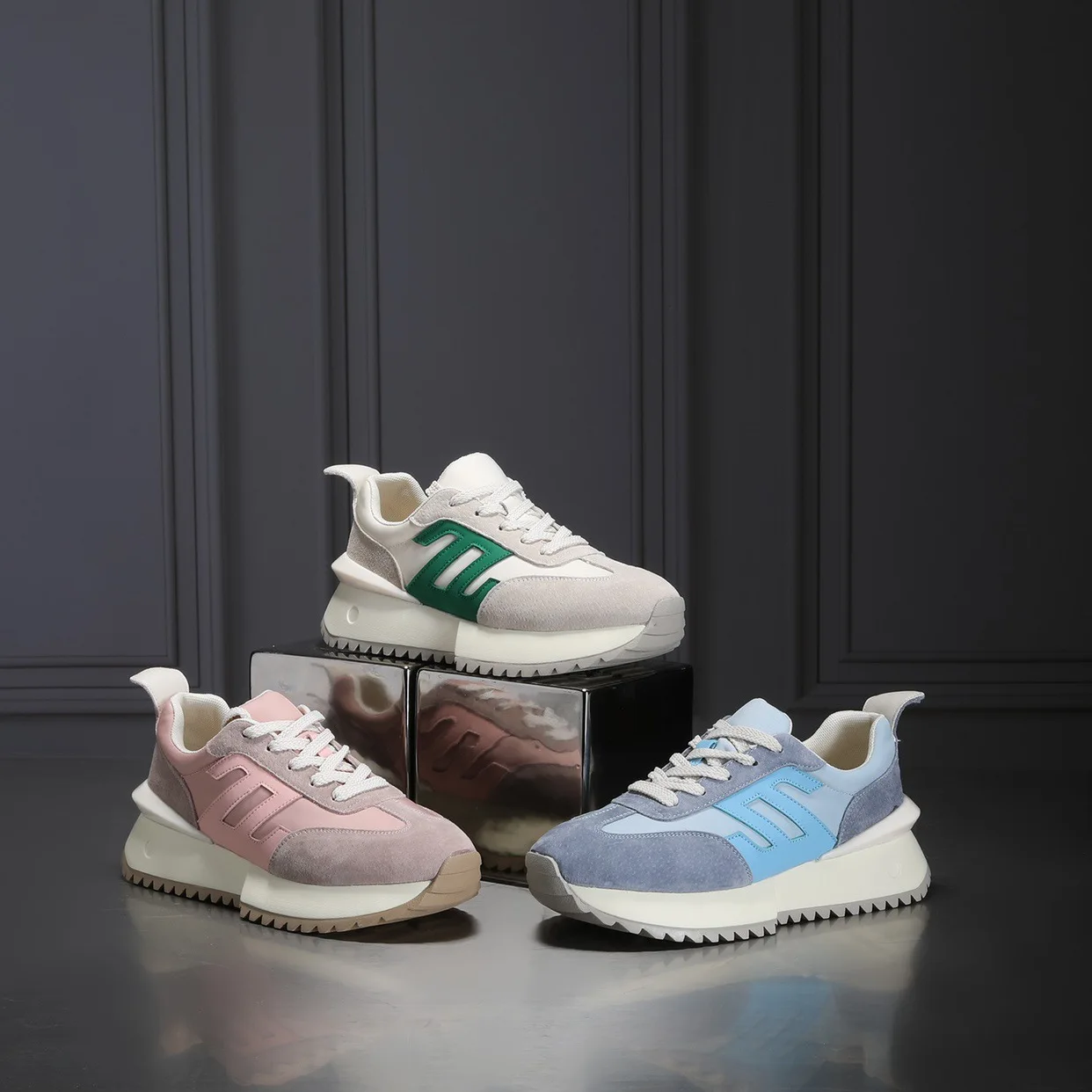 Women Sneakers Soft Skateboard Shoes 2023 Spring Lightweight Outdoor Sports Shoes Breathable Running Shoes Mesh Casual Shoes