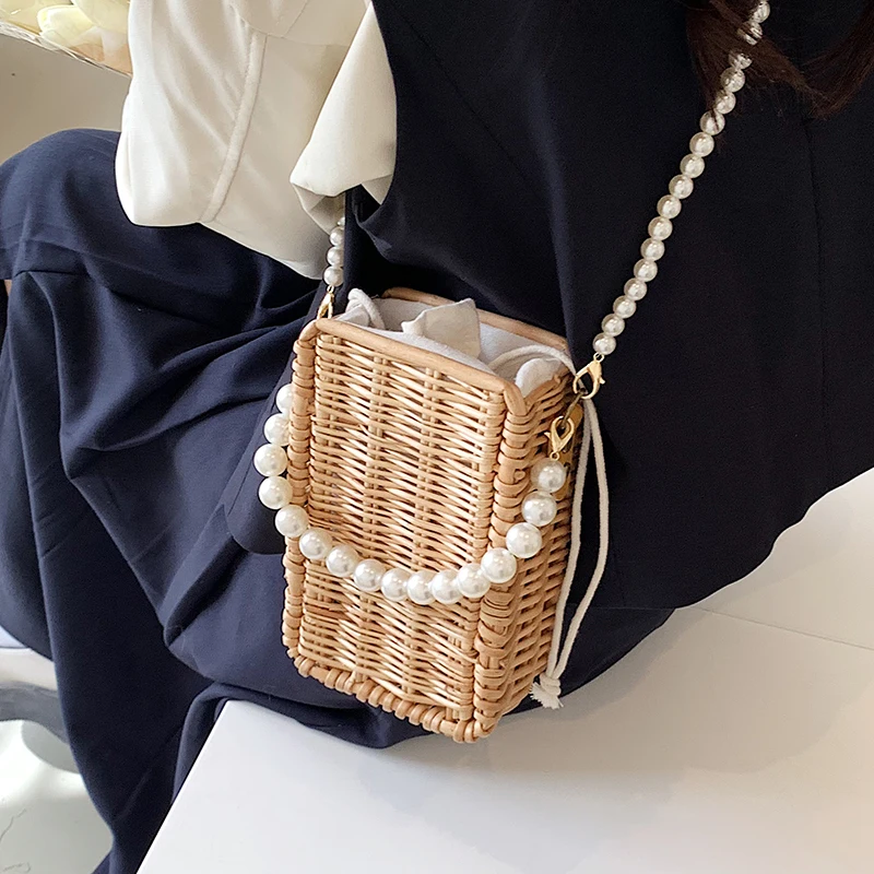

Однотонная женская сумка с жемчугом, женская сумка на цепочке, 2022, трендовая роскошная дизайнерская сумка, сумки через плечо, сумка на плечо ...