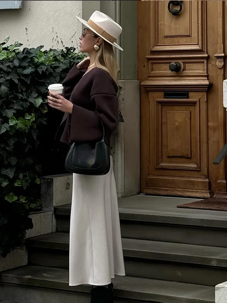 Женский трикотажный кардиган на пуговицах с V-образным вырезом и длинным рукавом