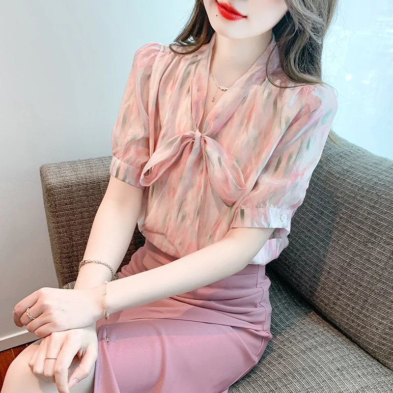 Рисунок 4 - Блузка женская с бантом