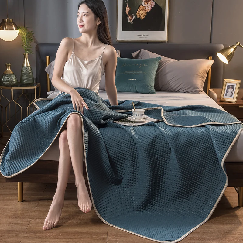 

Cool Feeling Silk Summer Cool Quilt Air-conditioner Blanket Down Fiber Ice Silk Skin Feel Washable Quilt Core Light and Breathab