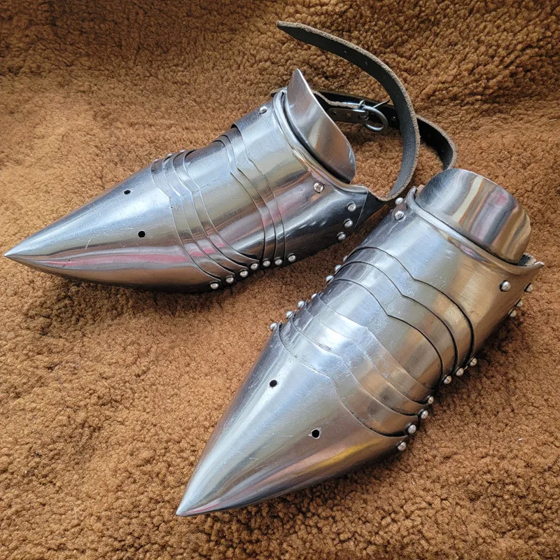 

Ancient European Knight Plate Armor Shoes Half bag Gothic iron shoes Armor can be worn by real people One size fits all
