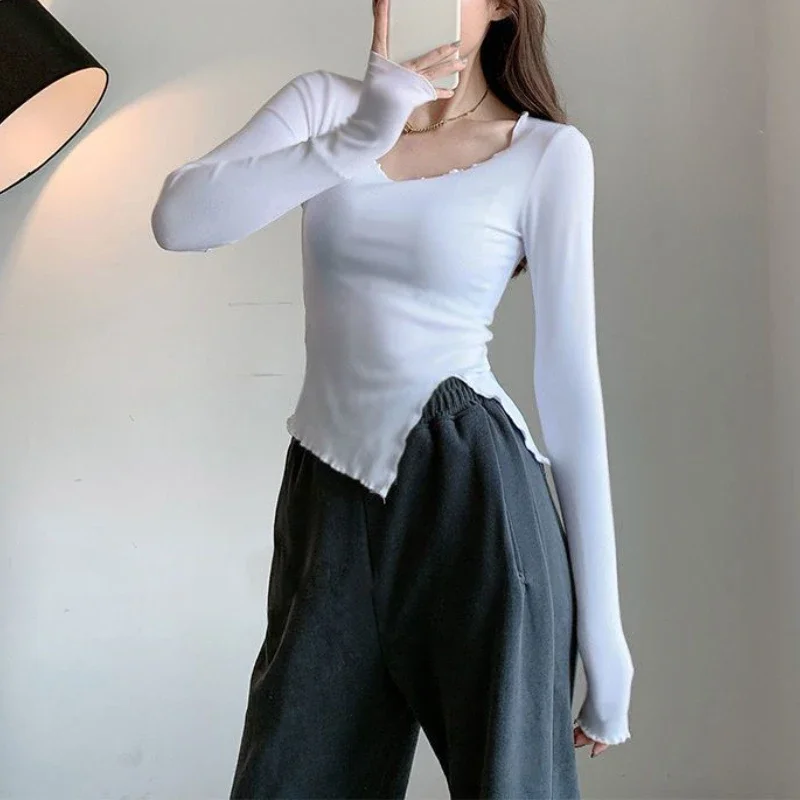 Футболки женские сексуальные тонкие минималистичные с чистым боковым разрезом