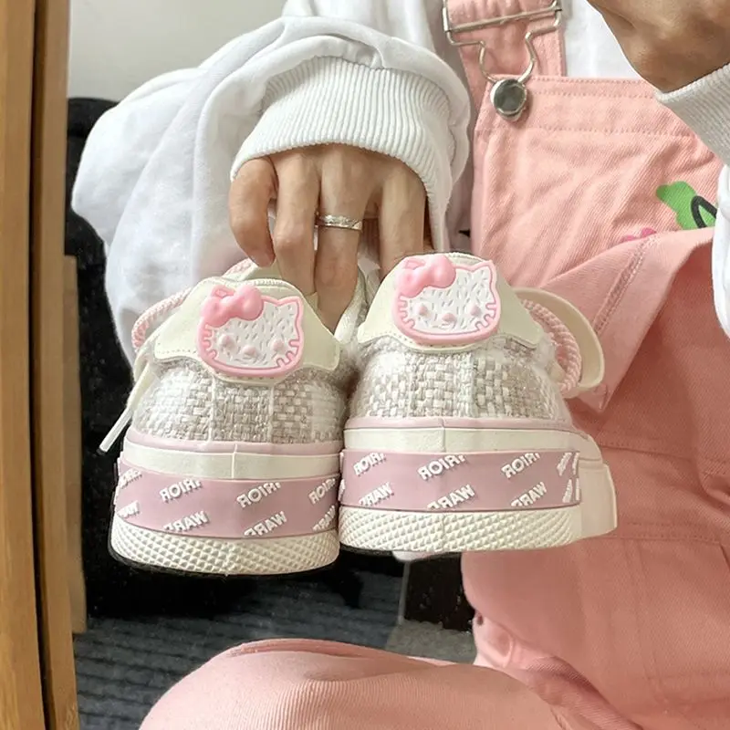 

Обувь Ins Sanrios Hello Kittys на толстой подошве, белая женская обувь со взрывоопасной заменой, оригинальная Осенняя универсальная обувь для скейта с...