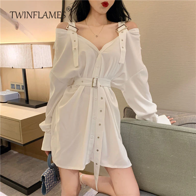 

Черное платье-рубашка с открытыми плечами, в готическом стиле