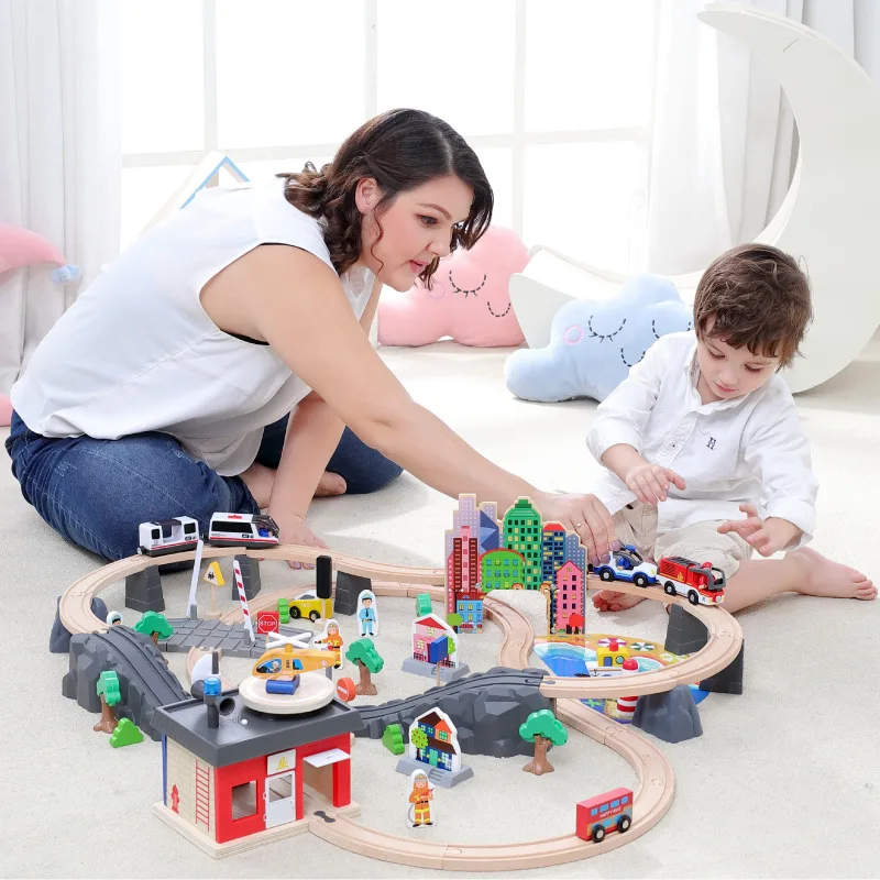 

92pcs/set Wooden Railway Train Set Safety Free To Build Stanard Electrionic Train Head Track Toys For Kids Birthday Gift