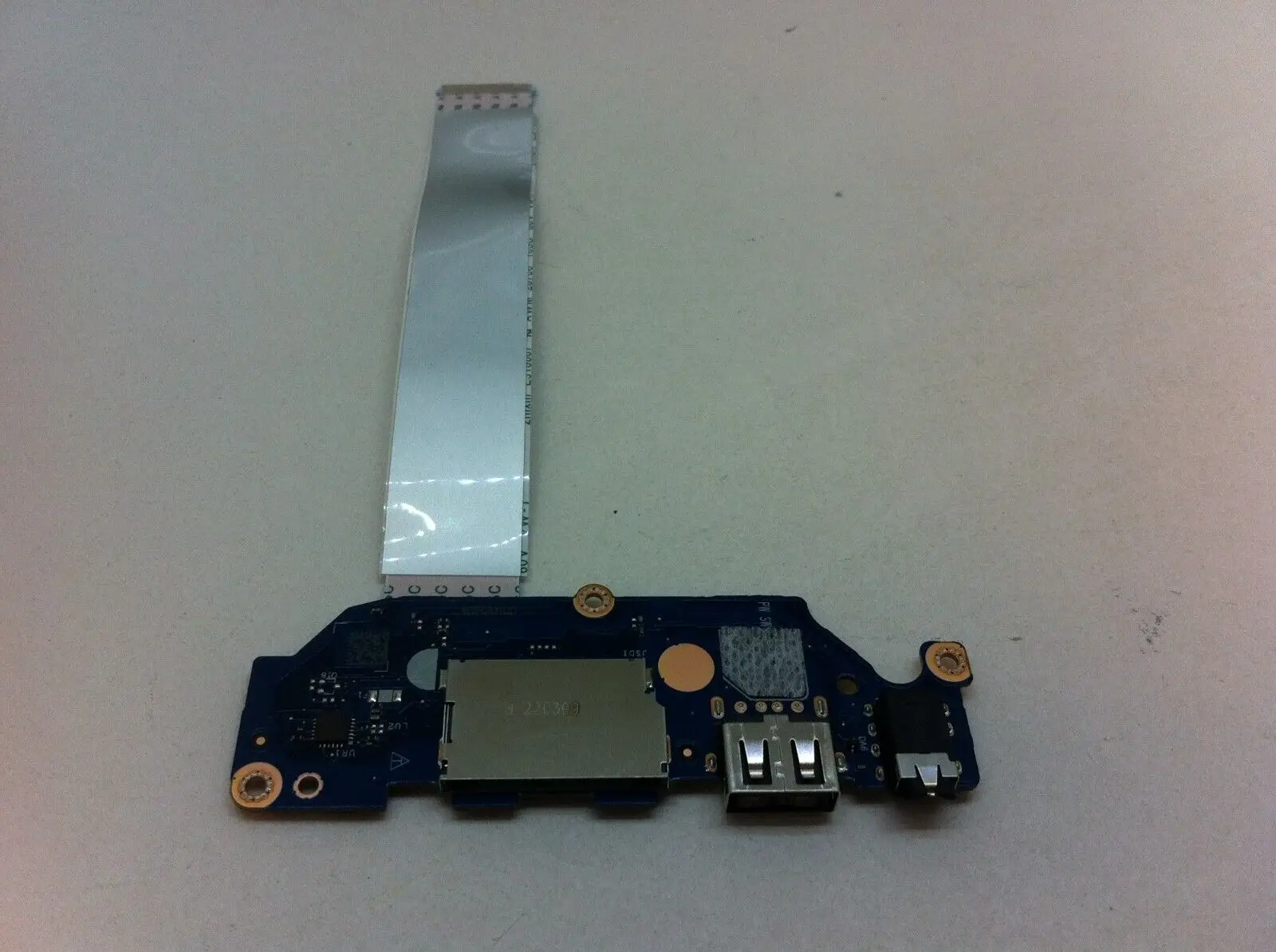 

Для Dell Inspiron 15 3510 IO Audio USB плата w Cable LS-L241P KT81H NBX0002VV00