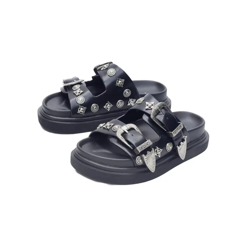 

Женские шлепанцы, Новинка лета 2023, модные пляжные шлепанцы из шипованной кожи с металлическим украшением и открытым носком, повседневные Не...