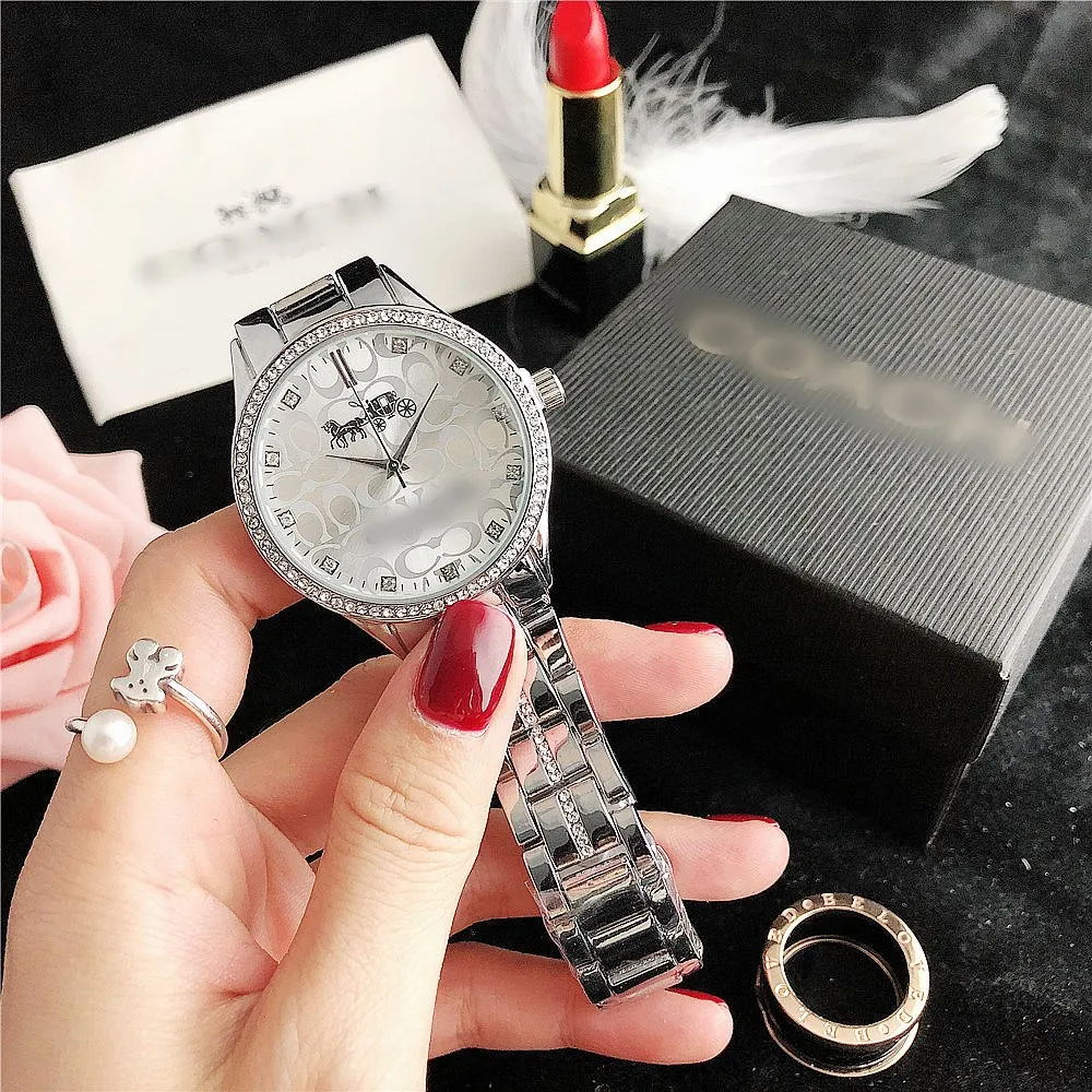 2023 Europe and the United States popular fashion temperament personality matching diamond-encrusted ladies quartz watch