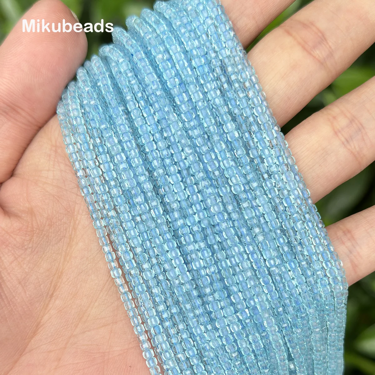 Натуральные граненые кубические бусины 2 мм с синим топазом для изготовления