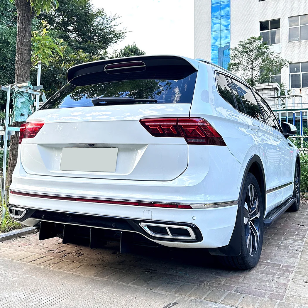 Фото 5-лопастной диффузор-спойлер для заднего бампера автомобиля VW Tiguan MK2.5 Standard R-Line 2021-2023 №5