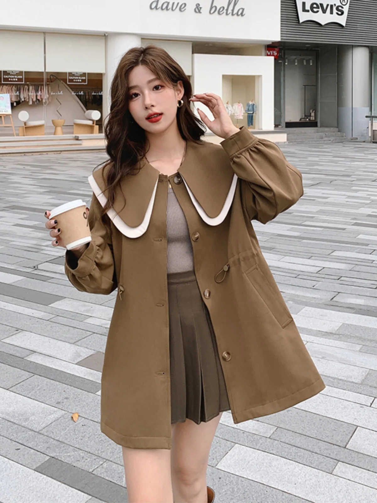 Тренч с кукольным воротником кофейного цвета верхняя одежда женское пальто
