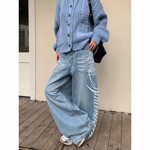 Орыстар төсекте: екі әйел және бір ер адам Үйде жасалған жыныстық қатынас