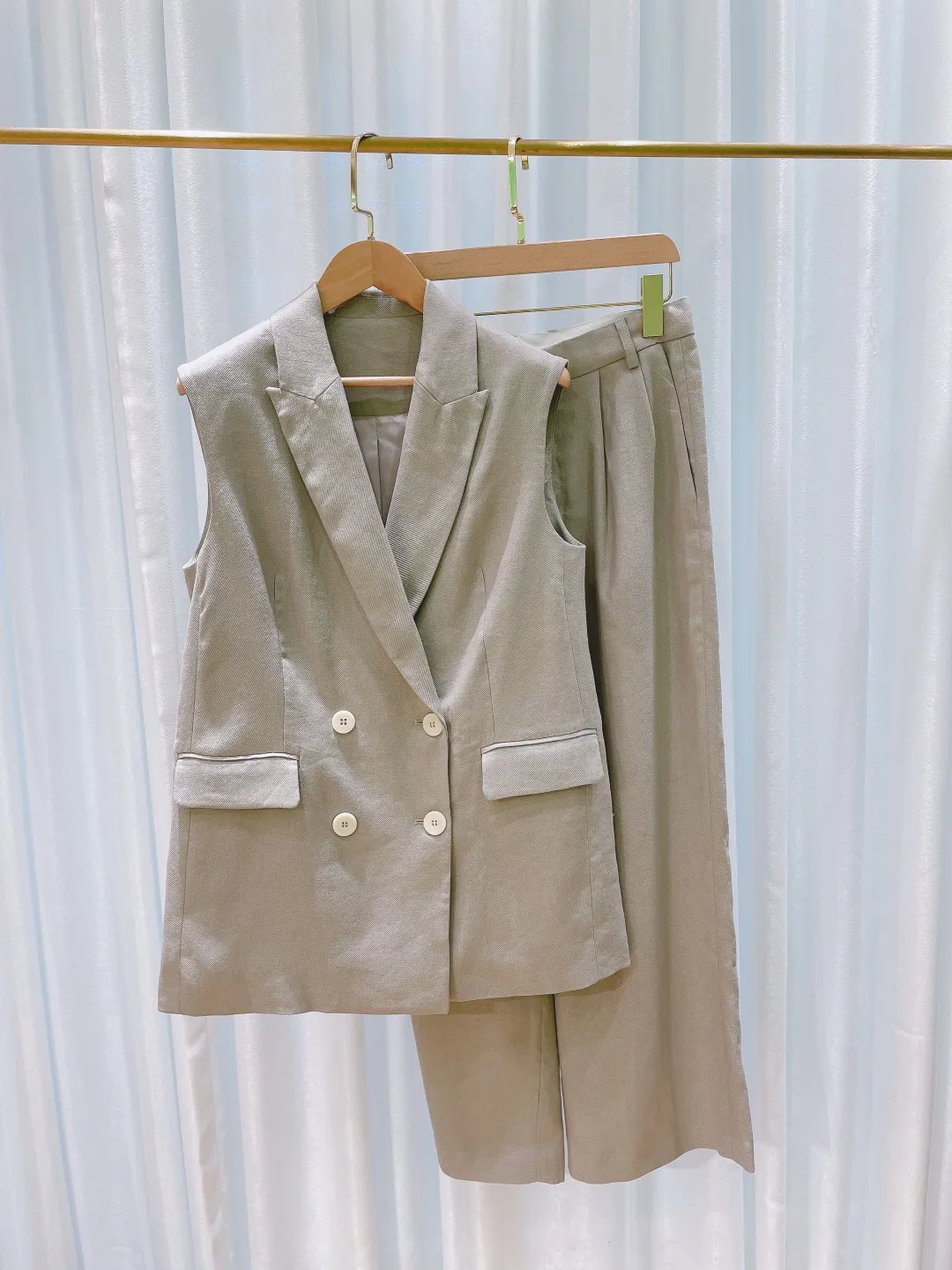 

2022 new women Fashion Set Double Breasted Sleeveless Vest + Pants 2 Piece Set 0727