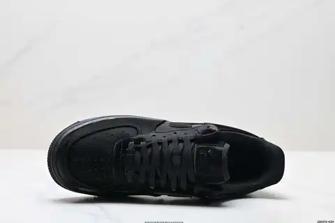 200

Уровень компании✅NIKE AIR FORCE 1'07

Оригинальный последний и оригинальный бумажный картон создают аутентичный низкий стиль ВВС





Товар