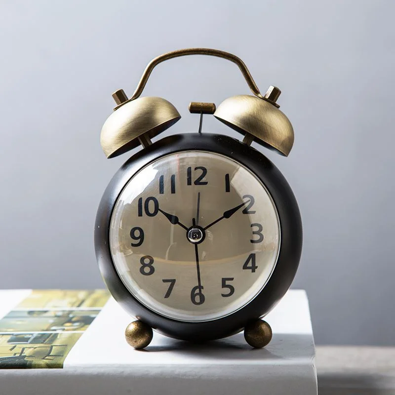 будильник металлический. ретро будильник. будильник ретро. часы будильник. Sveglia будильник антик.