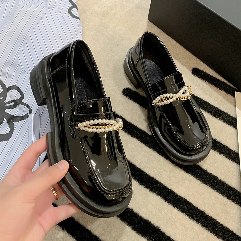 

Round Toe Casual Woman Shoe Female Footwear Oxfords Pearl Decorateion Loafers With Fur Dress Leather Retro Beading Slip-on