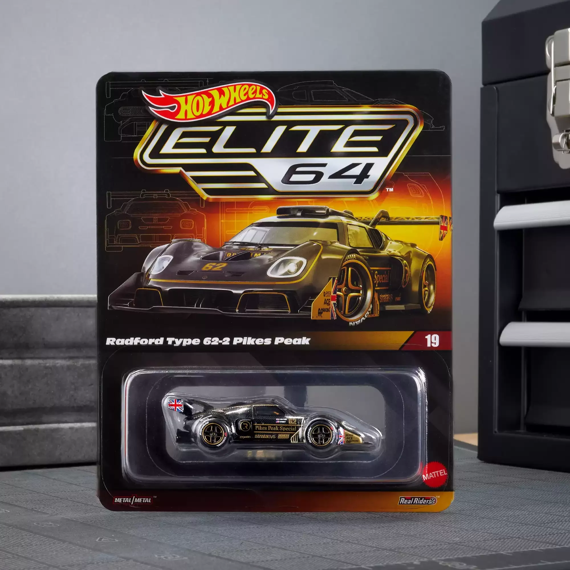 Фото Коллекционная модель Hot Wheels Elite 1:64 Radford Type 62-2 Pikes Peak Co Branded Lotus Retro Supercar, литая под давлением, гоночная, коллекционная, сувенир, подарок №3