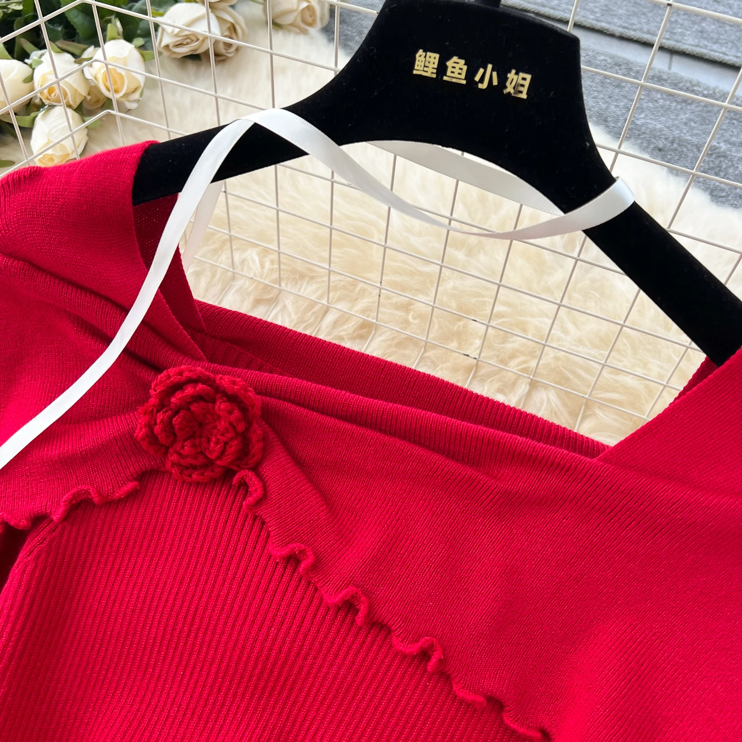 Женское трикотажное платье с цветочным принтом