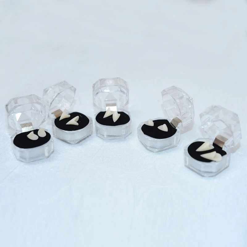 Набор Аксессуаров Для Костюма На Хэллоуин — Протез Зубов Вампира С Гелем Легкий