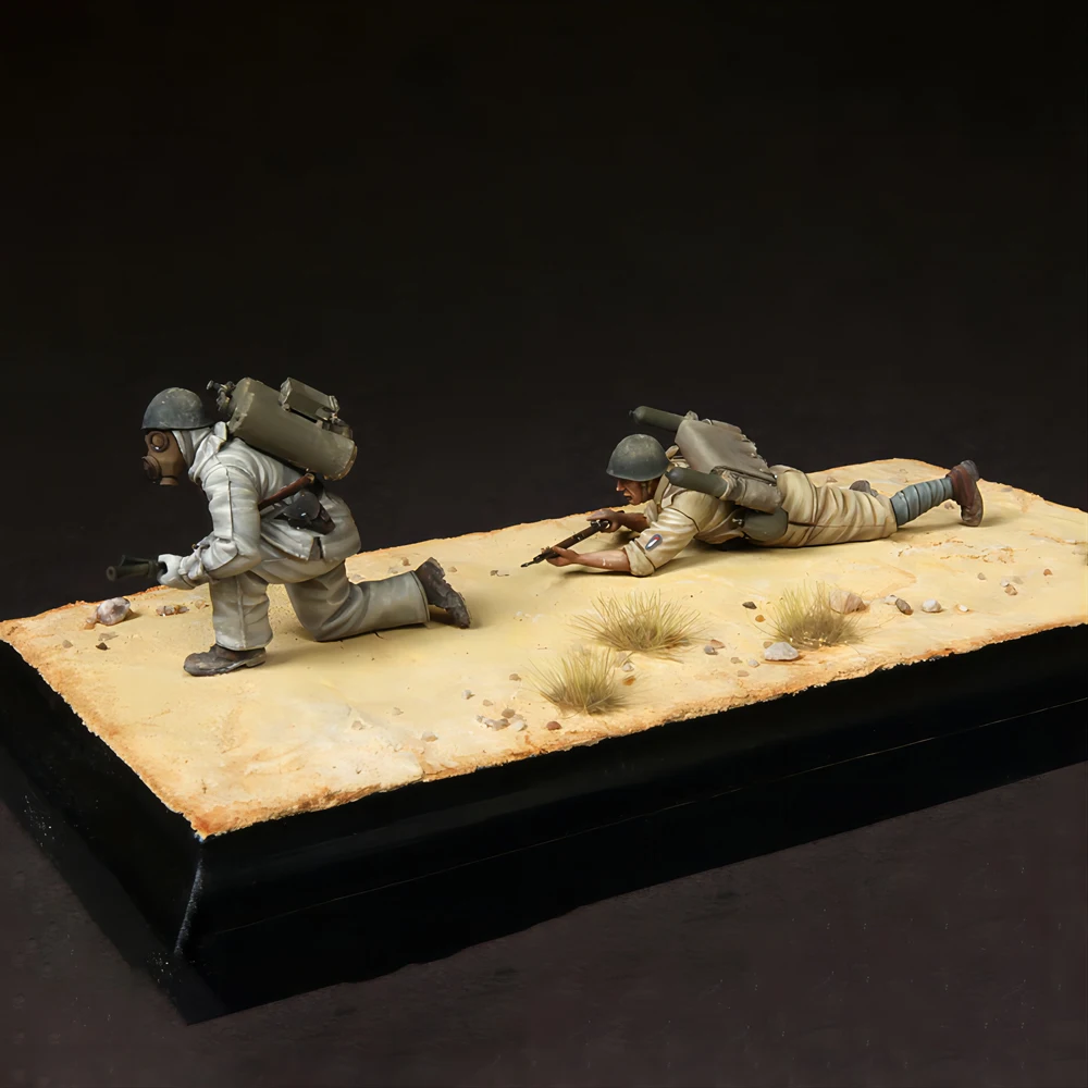 1/35 Набор фигурок из смолы GK для двух человек военная тема разборная и