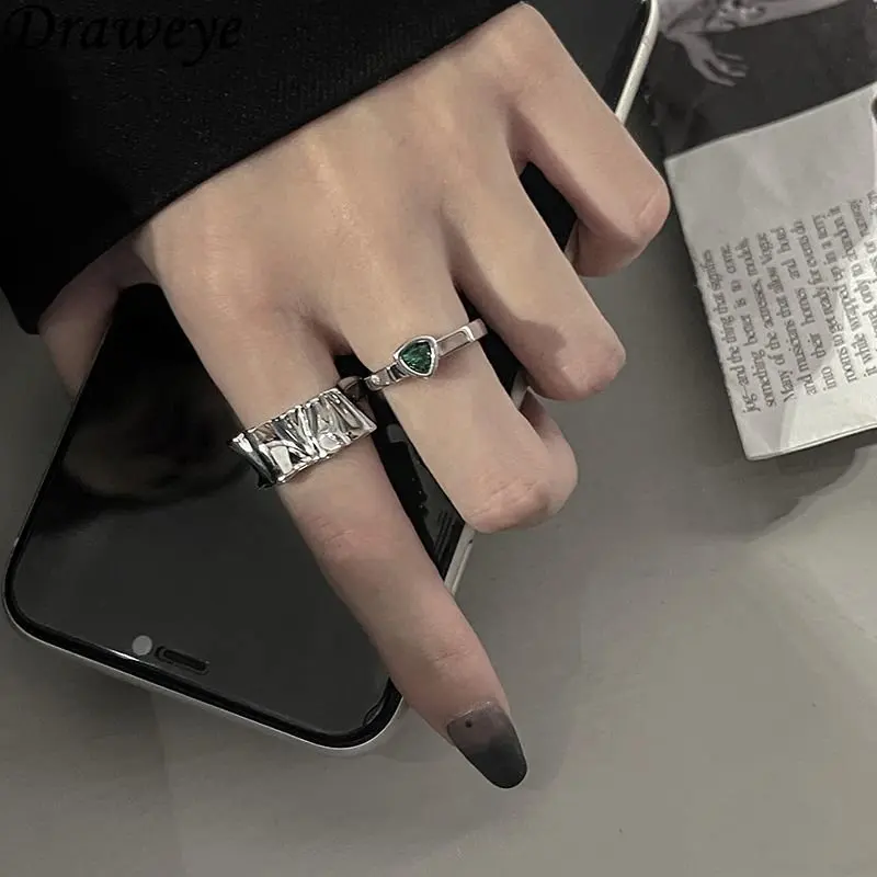 

Draweye Korean Fashion Anillos Mujer Metal Heart Hiphop Vintage Y2k Ins Cuff Rings for Women Irregular Forefinger Jewelry