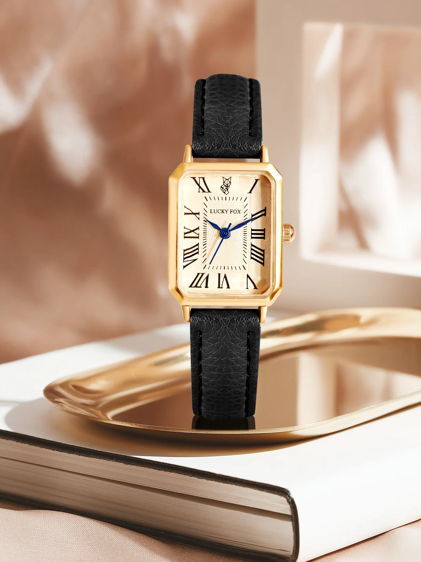 Часы женские прямоугольные кварцевые с римскими цифрами и циферблатом