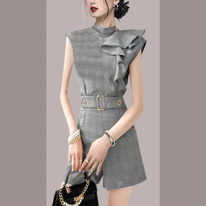 Женские летние шорты в полоску с круглым вырезом без рукавов оборками высокой