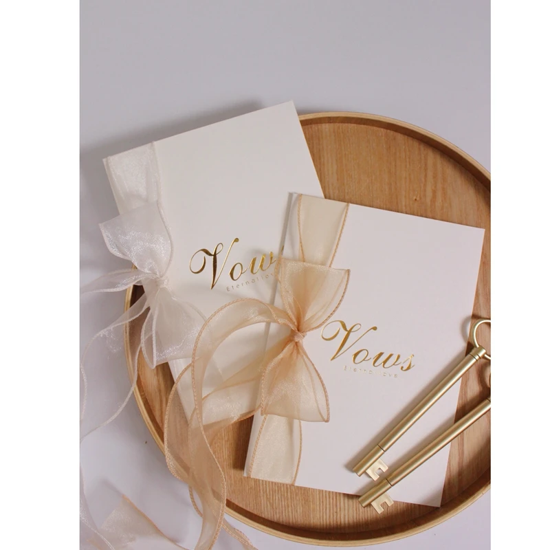 

1 Piar Vows Card for Romantic Wedding Decoration Vow Books with Organza Ribbons Gold Key Decoration Pen Book Wedding Supplies