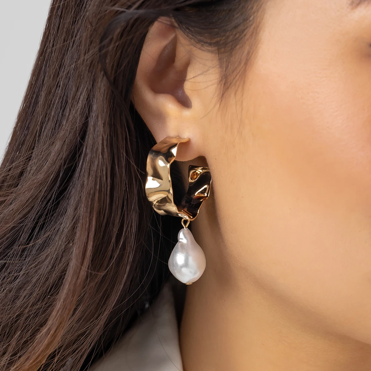 

Elegant Irregular Baroque Pearl Pendant Drop Earrings Women Wed Bridal Vintage Piercing Modern Dangle Earrings Trending Jewelry