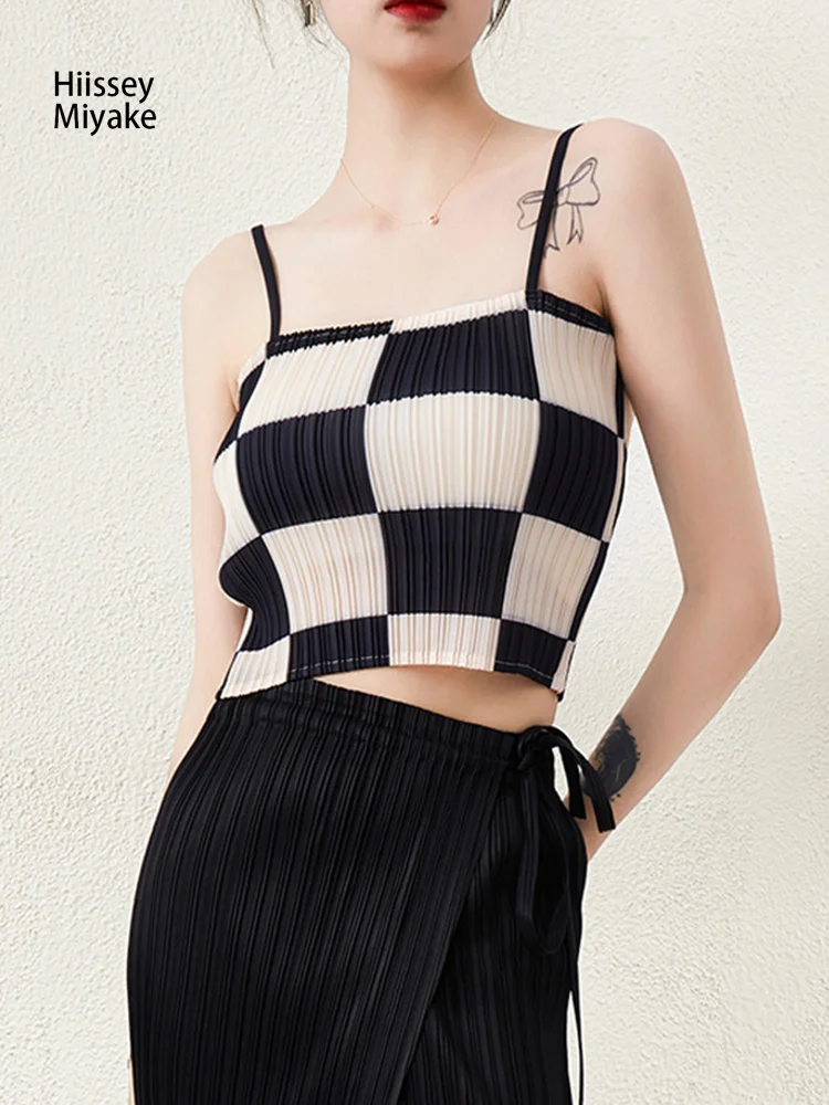 

HiIssey Miyake Fashion Design High Elasticity Delicate Black And White Plaid Summer Pleated Models Women Small Camisole Tank Top