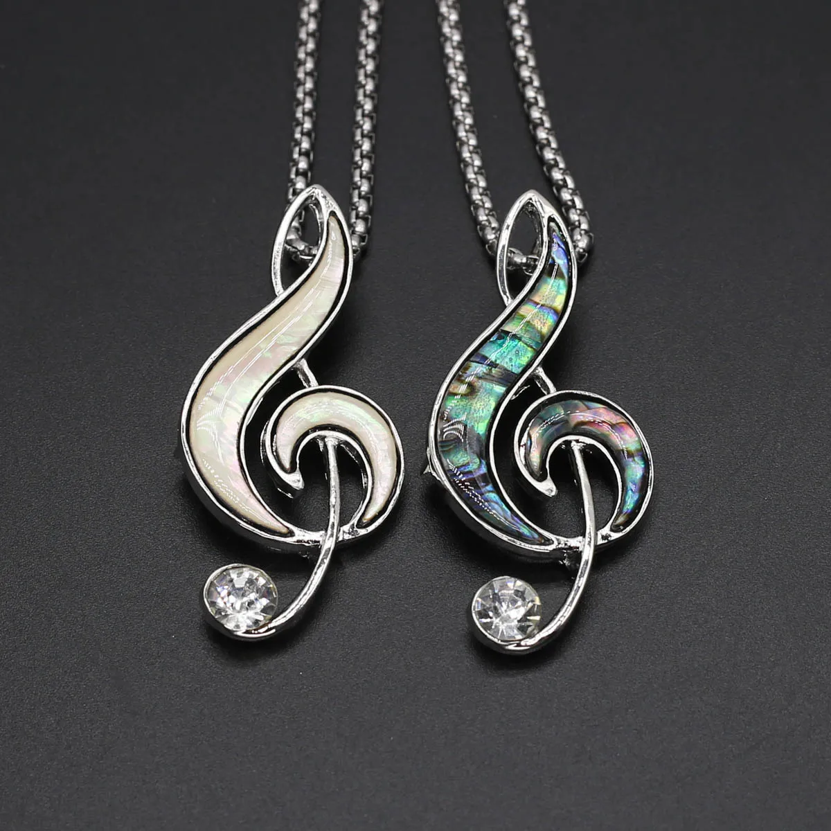 

Metal Chain Natural Freshwater White Shell Abalone Shell Note Shape Exquisite Brooch Pendant Necklace Charm Gift for Women23x5mm