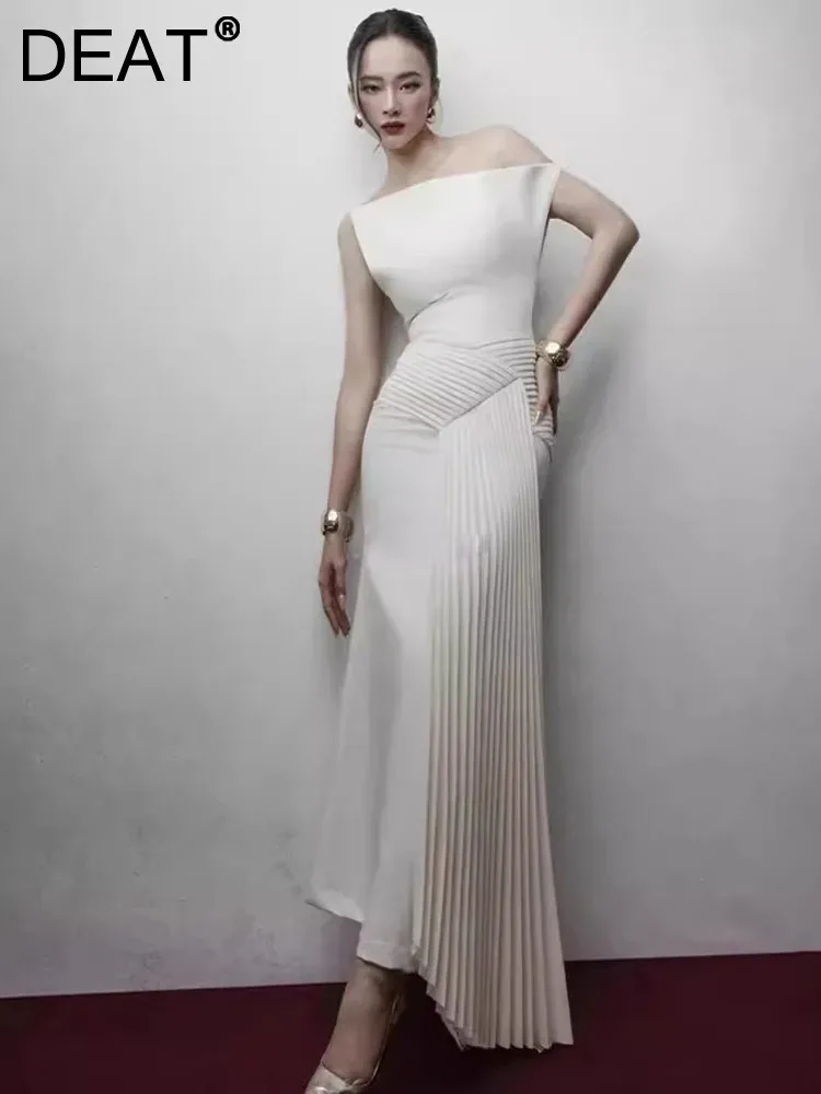 DEAT Элегантное платье с косым воротником без рукавов плиссированный дизайн
