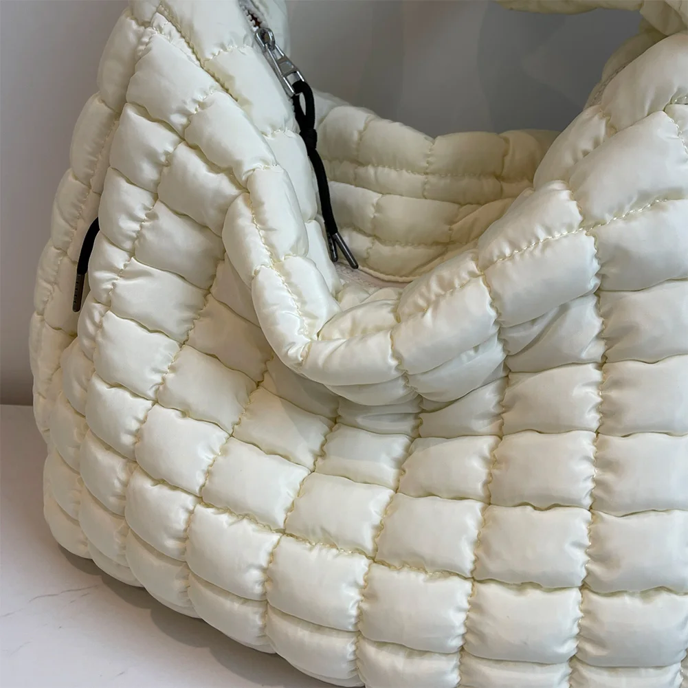 Стеганая сумка через плечо легкая сумка-тоут-пуховик большая мягкая пышная для