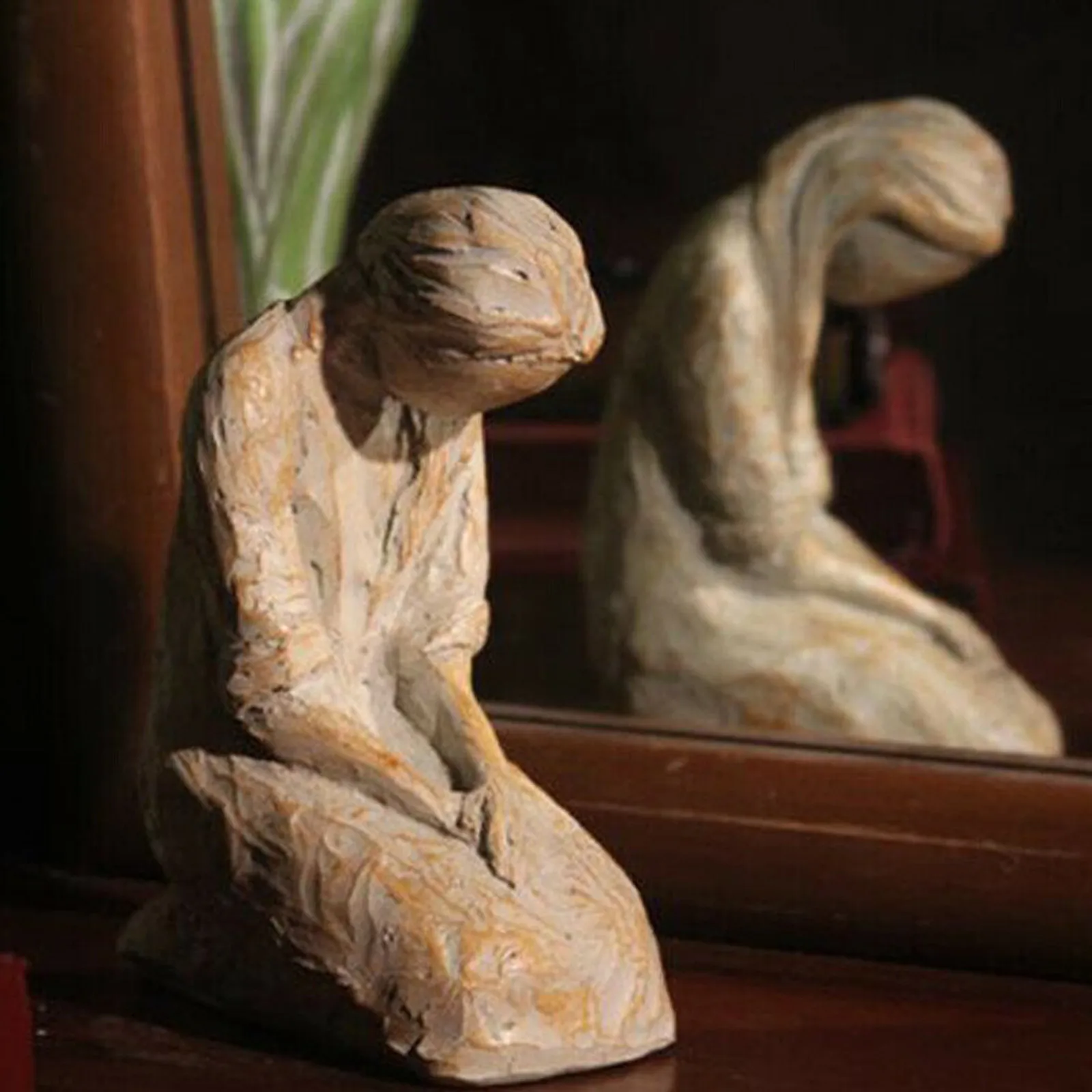 Милый час красивой руки вдохновляющая скульптура женщины Молитвенное украшение