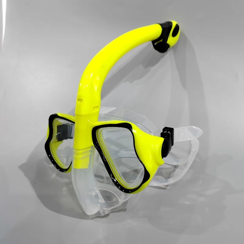 

Full face Tube Mask Adult snorkeling equipped with new dry top system