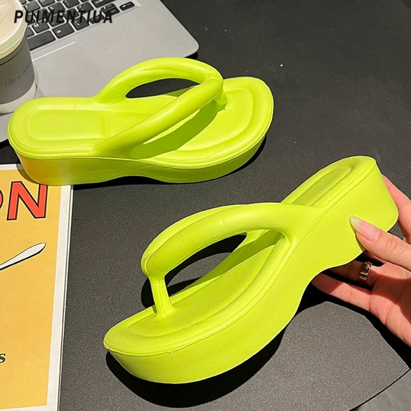 

Женские пляжные шлепанцы, шлепанцы на толстой подошве для девушек, сланцы для улицы, Нескользящие домашние тапочки, новинка 2023, модные шлепанцы