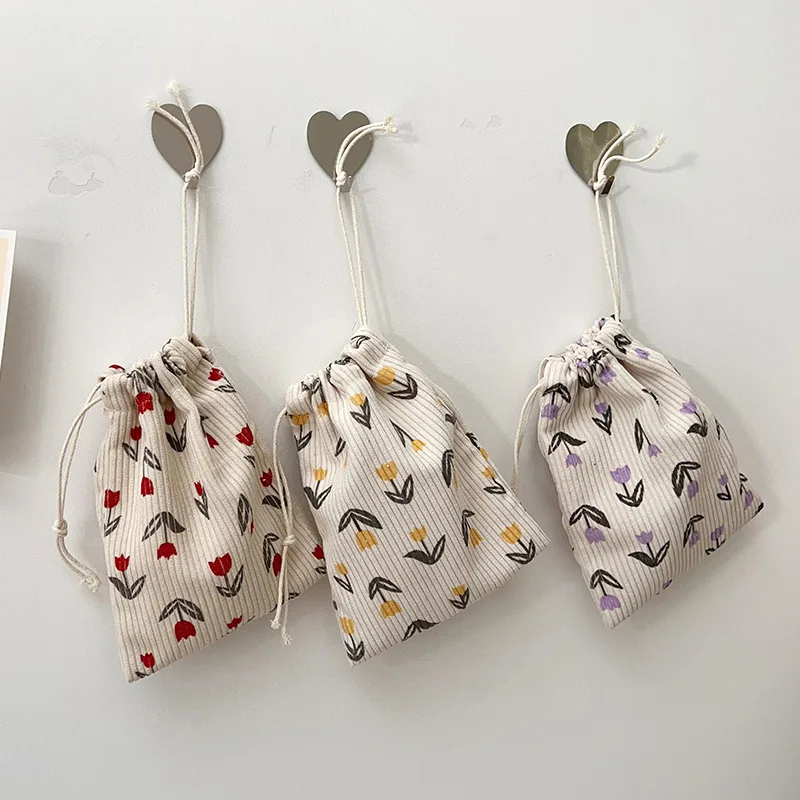 Холщовая сумка-органайзер на шнурке с цветочным принтом