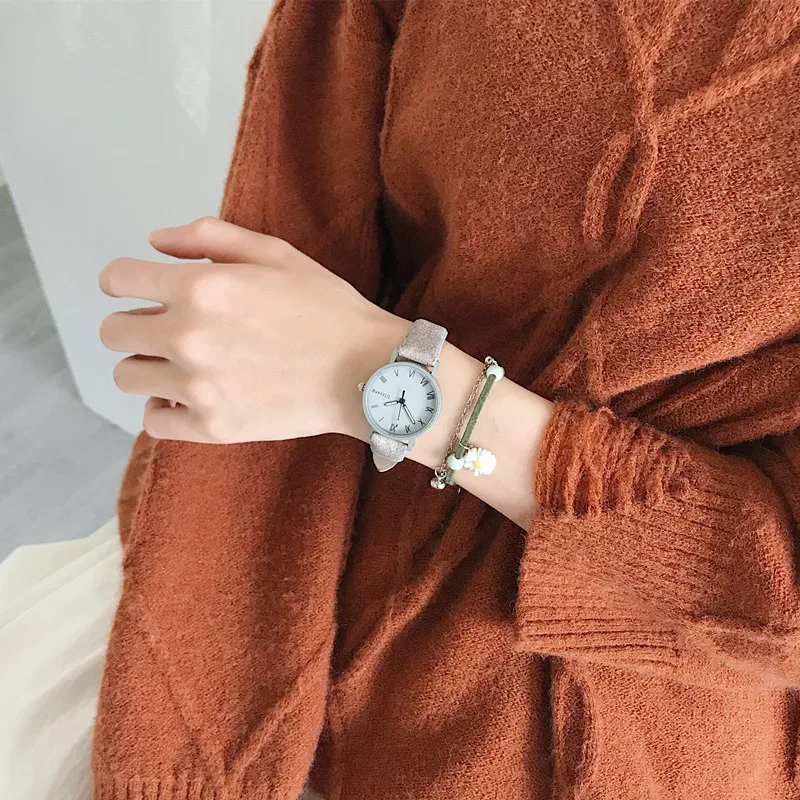 Женские кварцевые часы в ретро-стиле с кожаным ремешком