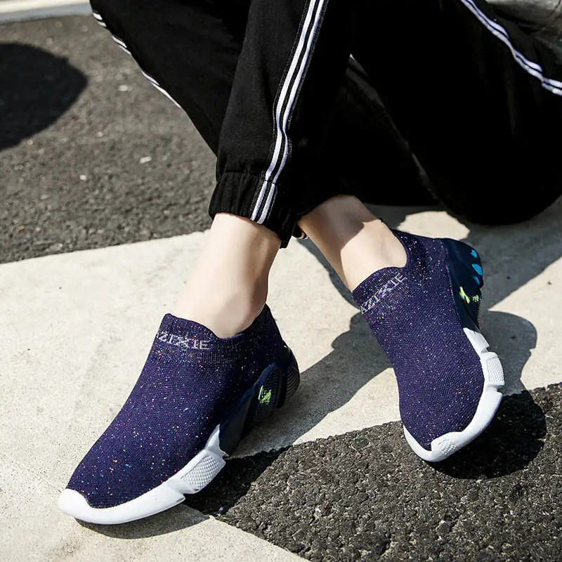 

Bots Black Male Sneakers Super Light Basket Sport Divers Men's Running Sport Shoes High Heel Sports Shoes For Men Red Tennis