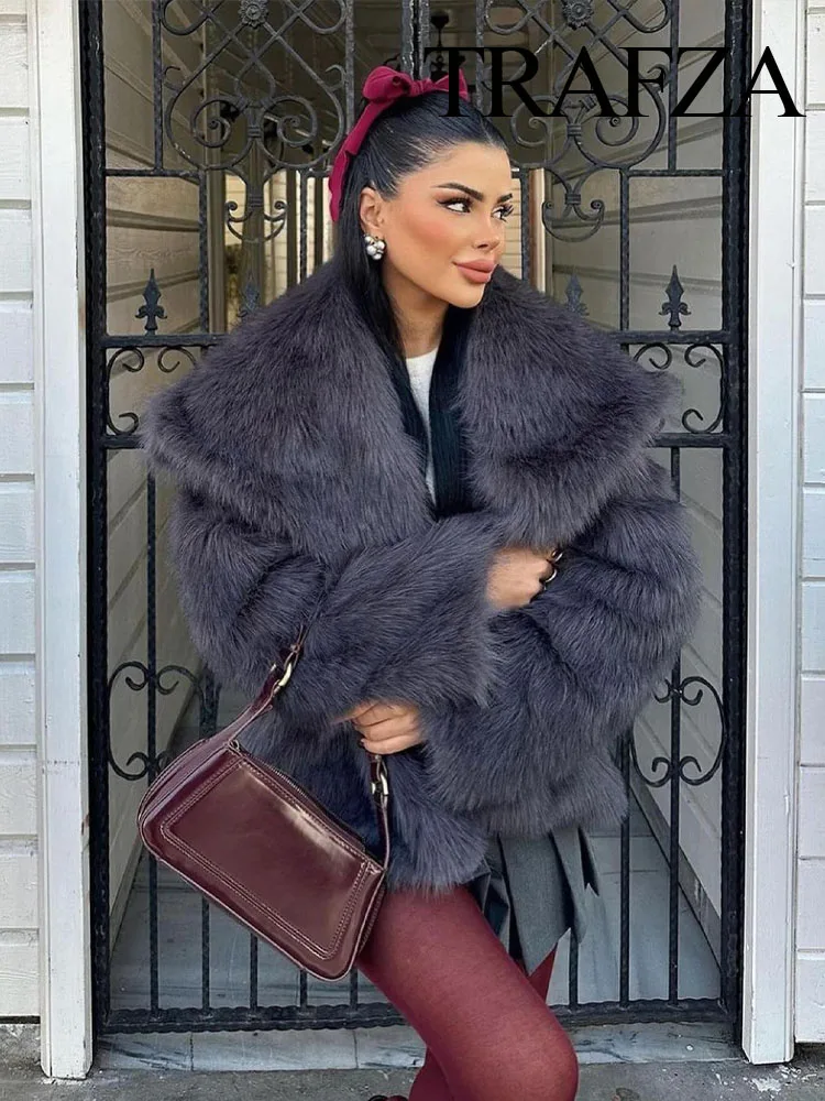 Женская зимняя куртка из искусственного меха