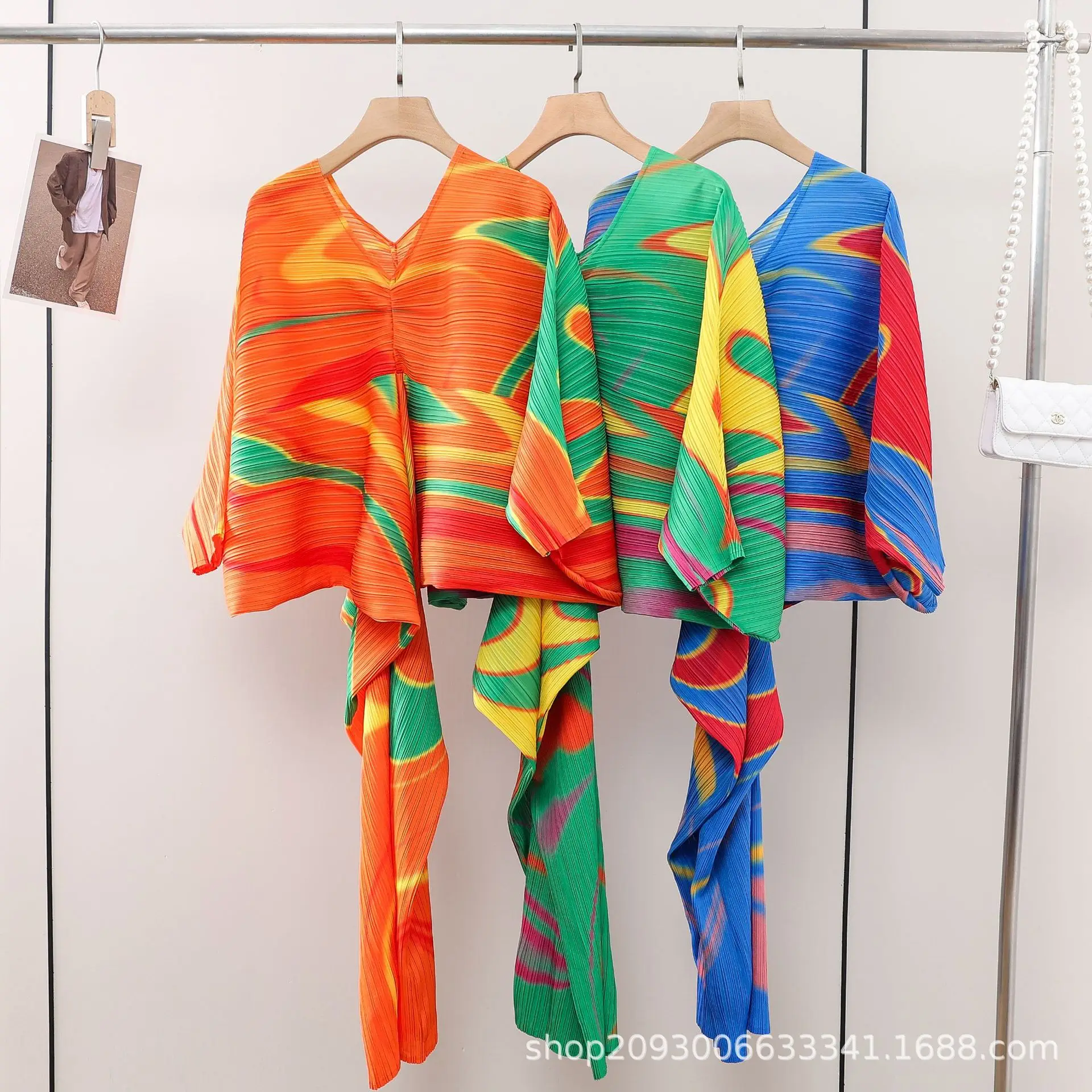 

Miyake pleats winter new fashion bat sleeve women's clothing contrast color V-neck slim dress
