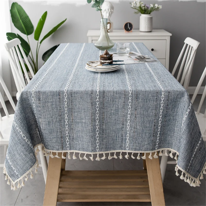 

Скатерть прямоугольная в этническом стиле с цветочным принтом и кисточками