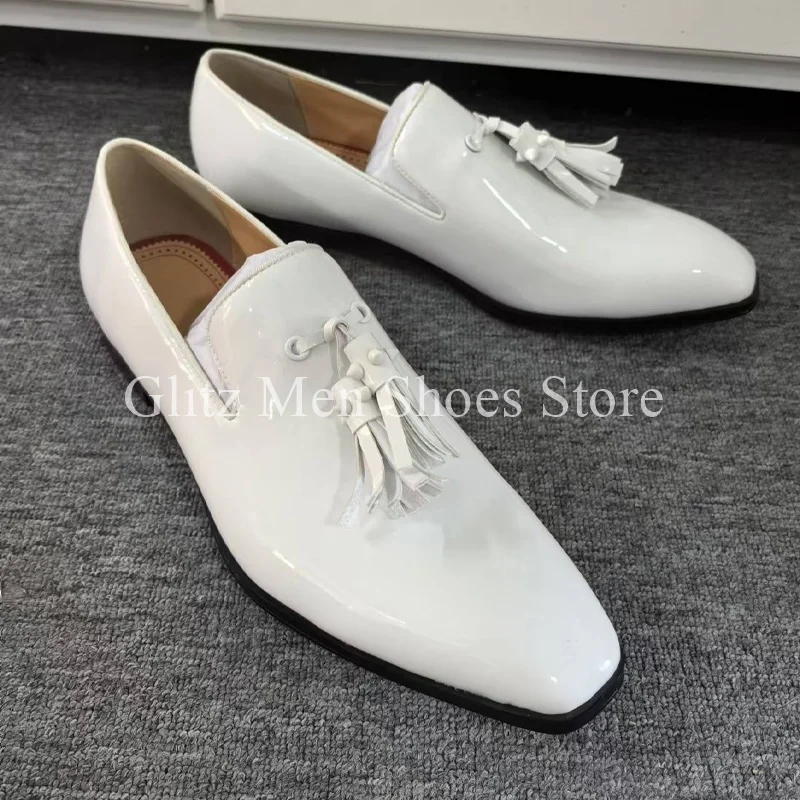 Белые лоферы с кисточками деловая мужская обувь 2024 стильные мужские модельные