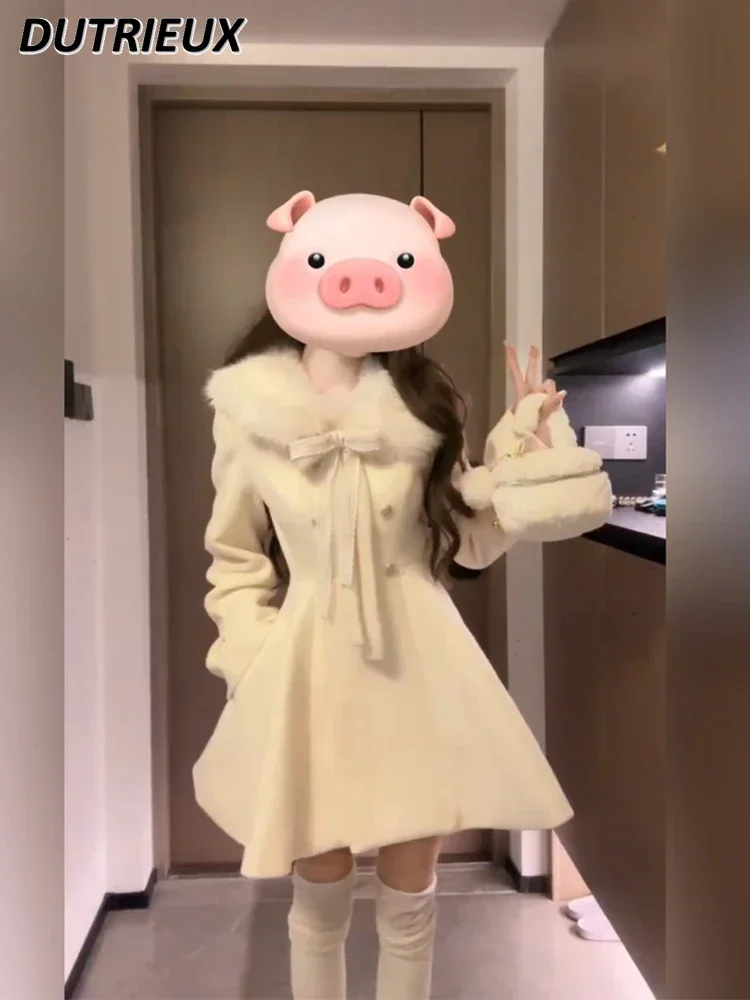 Утепленное шерстяное пальто знаменитостей