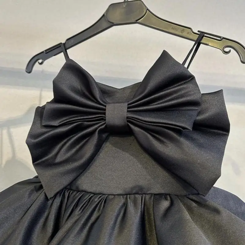 Однотонное элегантное платье на бретельках для девочек